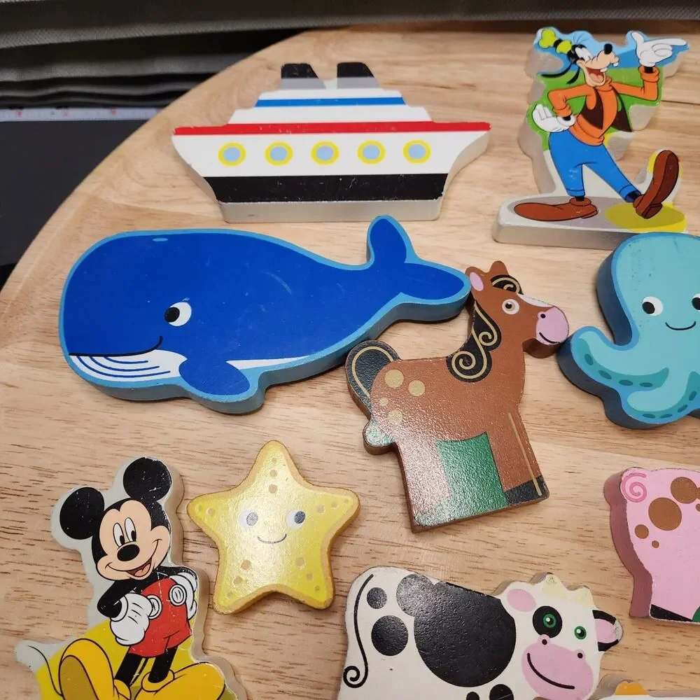 Wooden Cut-Out Puzzle Piece Assortment – Mixed Shapes, Display & Craft Use